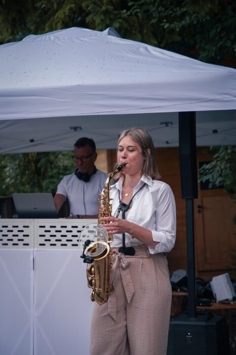 DJ Alex & Hannah Saxophonist